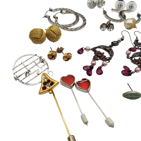 🔷️35 Piece Earring Pin Bundle - Picture 4 of 8